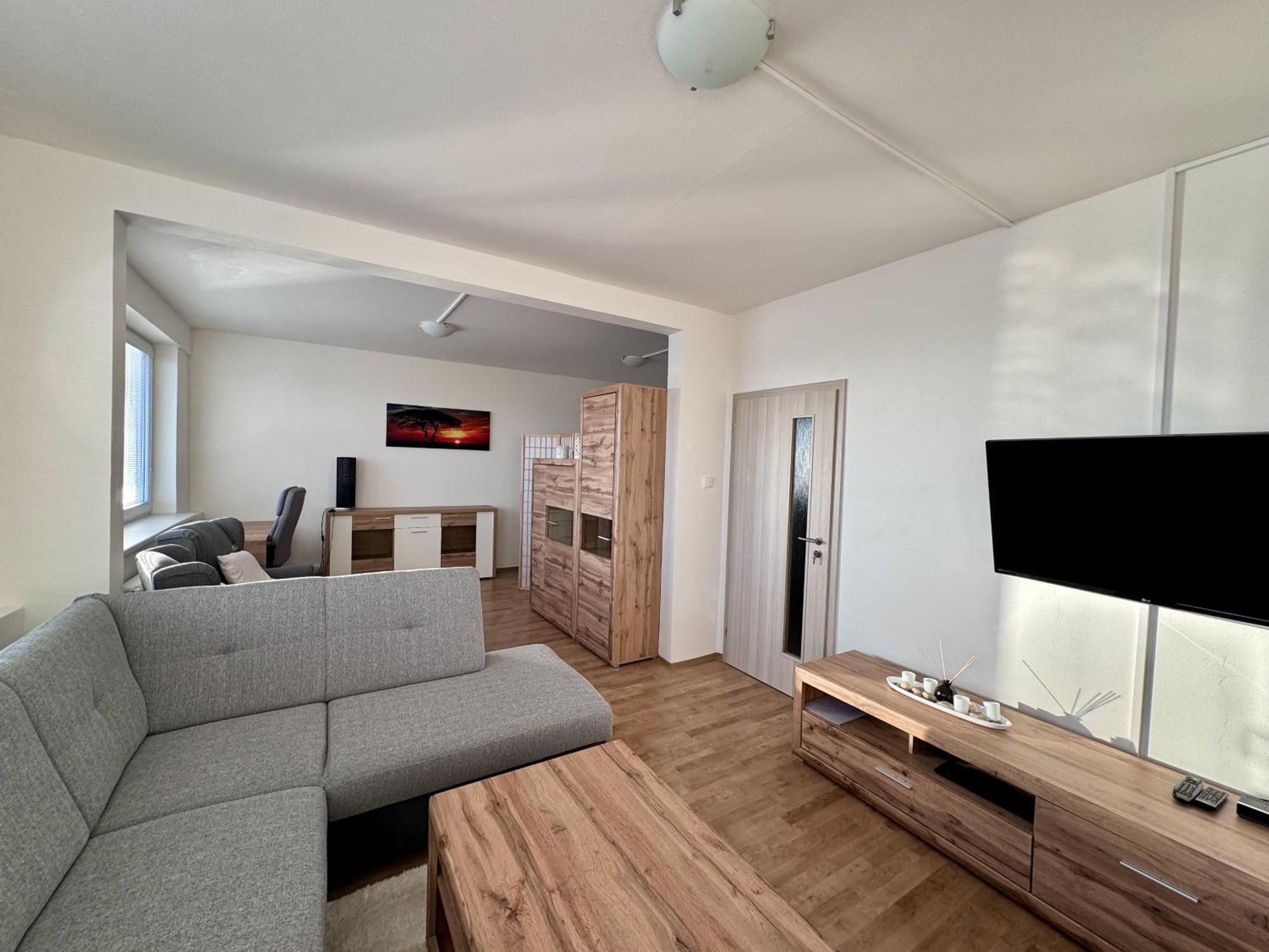 Ve Meste Apartment Velesin